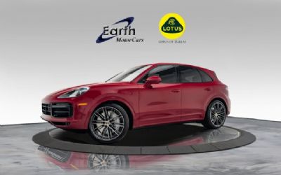 Photo of a 2022 Porsche Cayenne Turbo AWD, Sport Exhaust System for sale