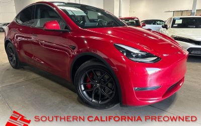 Photo of a 2023 Tesla Model Y Performance SUV for sale