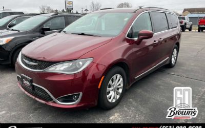 Photo of a 2018 Chrysler Pacifica Touring L for sale