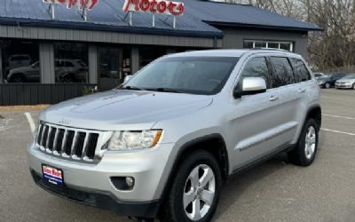 Photo of a 2012 Jeep Grand Cherokee Laredo for sale