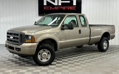 Photo of a 2005 Ford F350 Super Duty Super Cab for sale