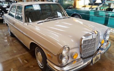 1972 Mercedes-Benz 280-Class 280SE 4.5