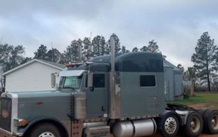 Photo of a 2005 Peterbilt 379 Exhd Semi Tractor for sale