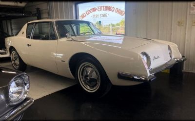 Photo of a 1963 Studebaker Avanti R2 for sale