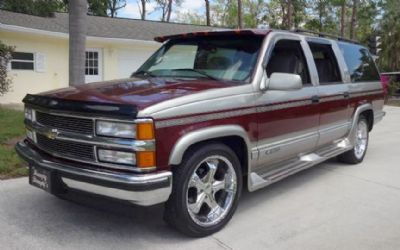 1999 Chevrolet Suburban 1500 (1/2 Ton) 