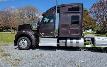 Photo of a 2019 Kenworth W990 Semi-Tractor for sale