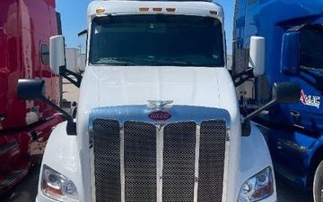 Photo of a 2022 Peterbilt 579 Semi-Tractor for sale
