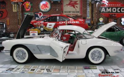 1961 Chevrolet Corvette Survivor White-Red 245HP Bloomington Gold