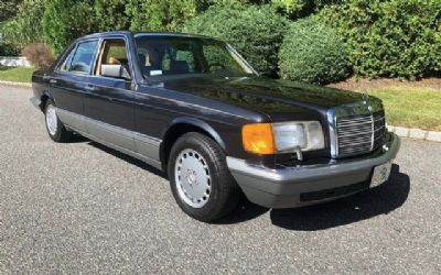Photo of a 1986 Mercedes-Benz 560 Sedan for sale