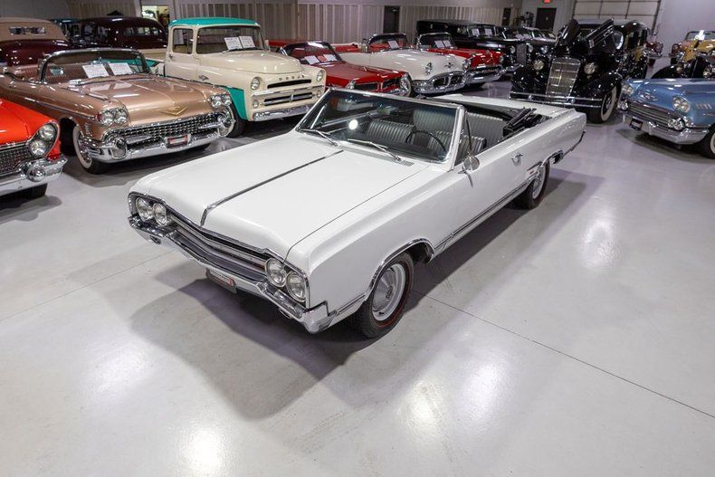 1965 Cutlass 442 Convertible Image