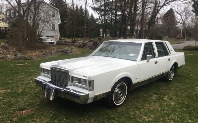 Photo of a 1986 Lincoln Town Car for sale
