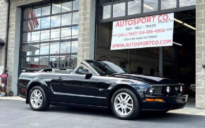Photo of a 2006 Ford Mustang Convertible for sale