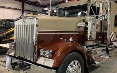 Photo of a 2022 Kenworth W900L for sale