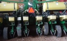 1996 12 ROW Planter 