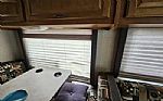 2007 Tioga 31ft Class C Motorhome Thumbnail 13