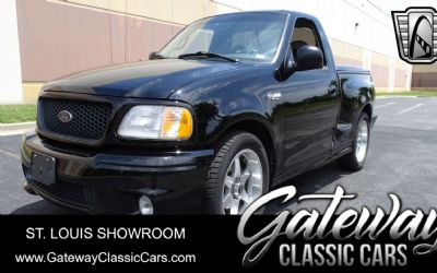 Photo of a 1999 Ford F150 Lightning for sale