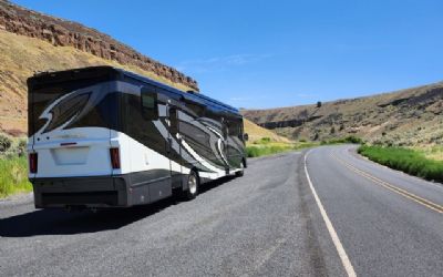 Photo of a 2021 Newmar Canyon Star 3927 for sale