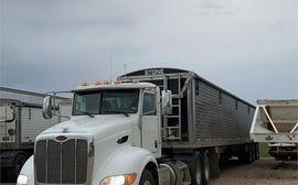 Photo of a 2011 Peterbilt 384 Day Cab for sale