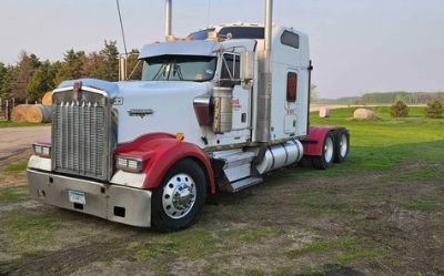 Photo of a 2002 Kenworth W900L for sale