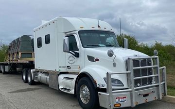 Photo of a 2016 Peterbilt 579 for sale