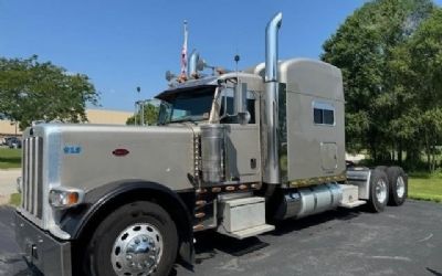 Photo of a 2013 Peterbilt 389 for sale