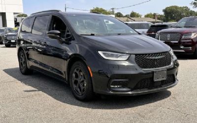 Photo of a 2021 Chrysler Pacifica Van for sale