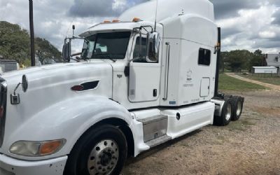 Photo of a 2013 Peterbilt 386 Sleeper Truck for sale