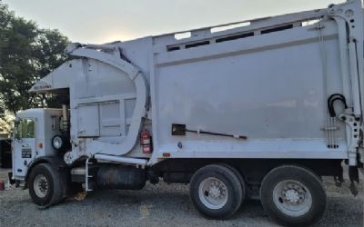 Photo of a 2005 Peterbilt 320 Garbage Truck for sale