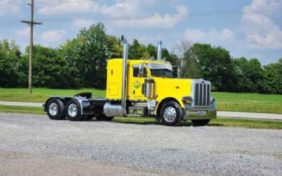 Photo of a 2017 Peterbilt 389 Sleeper Truck for sale