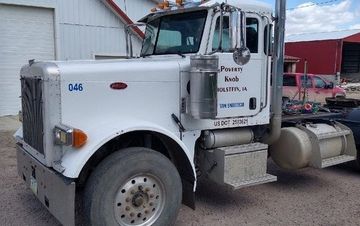 Photo of a 2005 Peterbilt 379 Daycab for sale