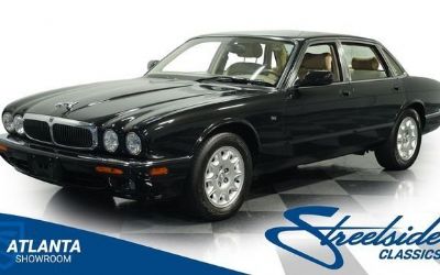 Photo of a 2001 Jaguar XJ8 for sale