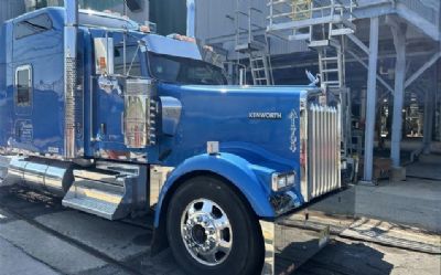 Photo of a 2023 Kenworth W900L Sleeper Truck for sale