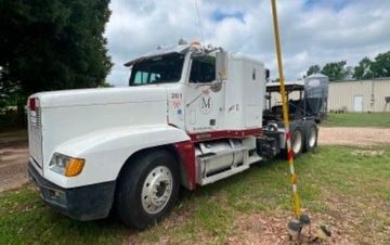 1993 Freightliner FLD120 Sleeper Truck