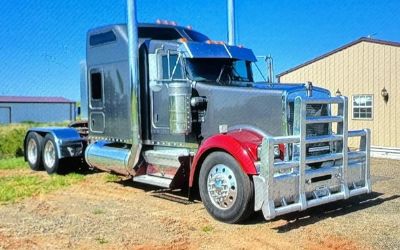 2004 Kenworth W900L 