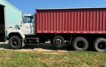 Photo of a 1990 Ford L8000 Grain Truck for sale