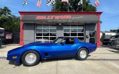 1980 Chevrolet Corvette T-TOPS Hatchback