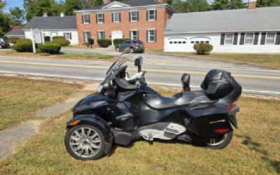 Photo of a 2014 CAN-AM Spyder RT for sale