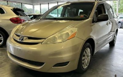 Photo of a 2007 Toyota Sienna Van for sale