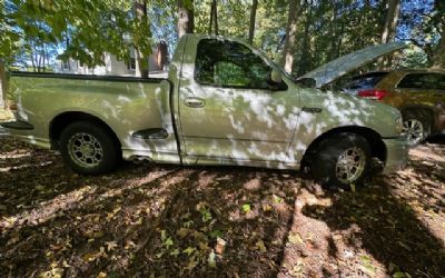 Photo of a 2002 Ford F-150 SVT Lightning for sale