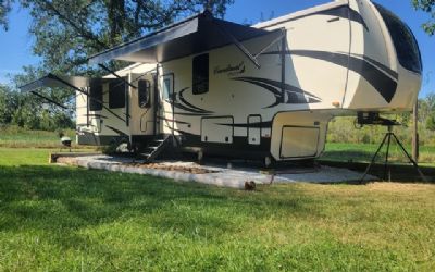 2021 Forest River Cardinal Luxury 390FBX