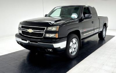 Photo of a 2006 Chevrolet Silverado LT 1500 MAX Extended 2006 Chevrolet Silverado LT 1500 MAX Extended Cab 4X4 Pickup for sale