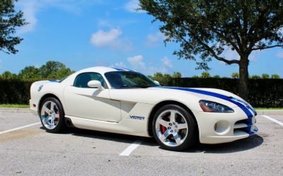 Photo of a 2006 Dodge Viper SRT10 Coupe 