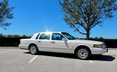 Photo of a 1997 Lincoln Town Car 4DR SDN Signature for sale