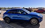 2016 Macan Thumbnail 3