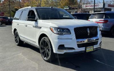 Photo of a 2023 Lincoln Navigator SUV for sale