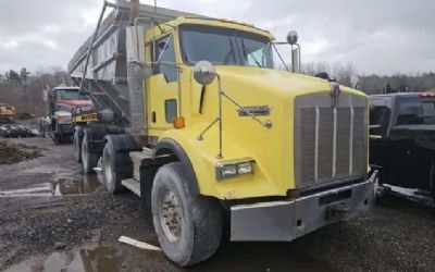 2010 Kenworth T800 BAY Lynx Multicat 8X4 Stone Spreader