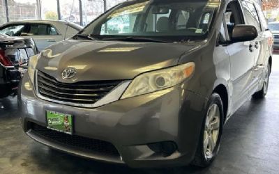 Photo of a 2013 Toyota Sienna Van for sale