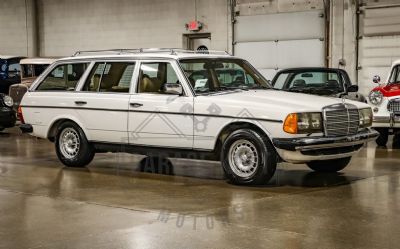 Photo of a 1980 Mercedes-Benz 280TE Wagon for sale