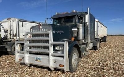 1998 Kenworth W900L Conventional Sleeper Semi