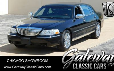 Photo of a 2011 Lincoln Town Car Signature L for sale